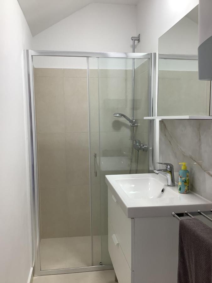 Portside Apartment Kastela Ngoại thất bức ảnh
