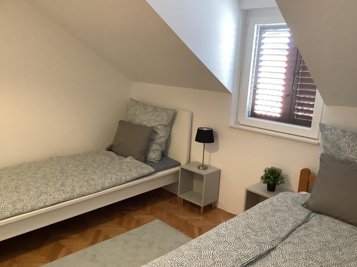 Portside Apartment Kastela Ngoại thất bức ảnh